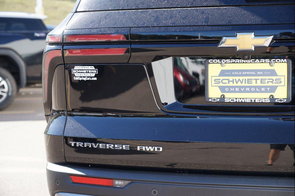 used 2025 Chevrolet Traverse car, priced at $37,925