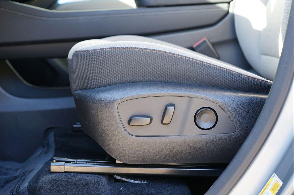 used 2025 Chevrolet Traverse car, priced at $37,711