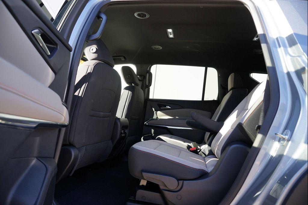 used 2025 Chevrolet Traverse car, priced at $37,711