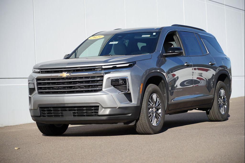 used 2025 Chevrolet Traverse car, priced at $37,711