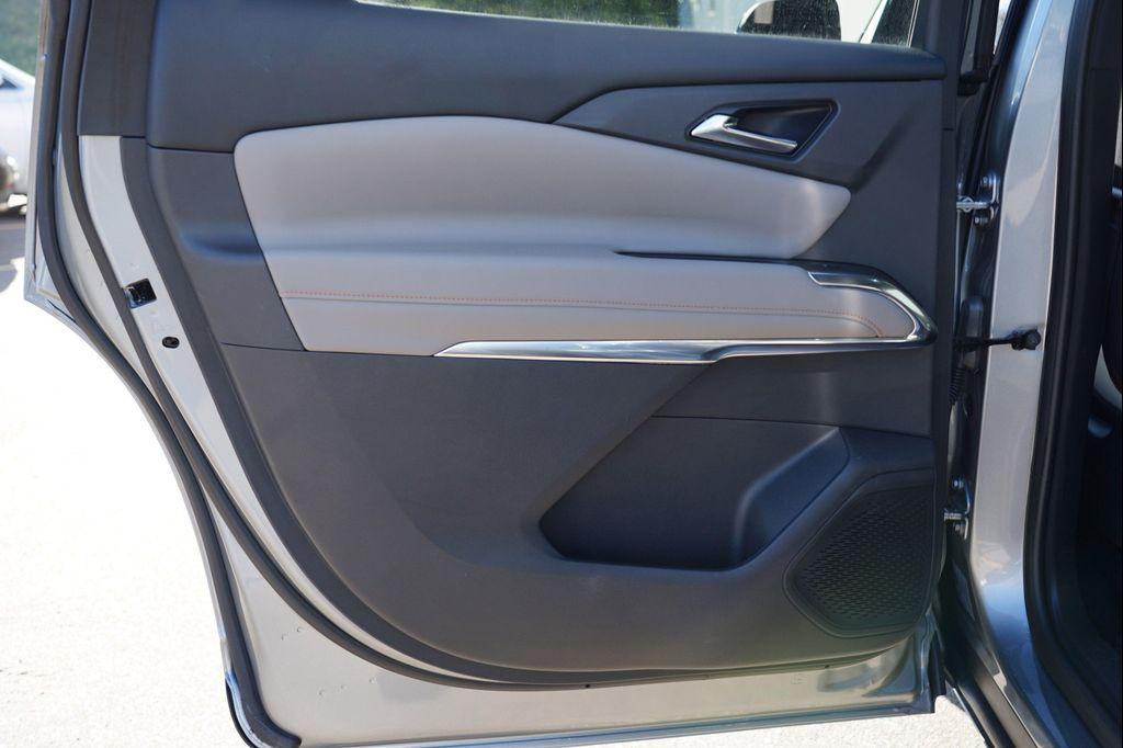 used 2025 Chevrolet Traverse car, priced at $37,711