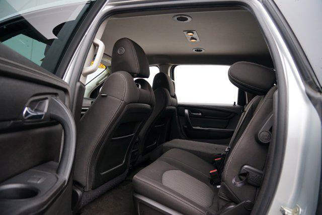 used 2015 Chevrolet Traverse car, priced at $8,600