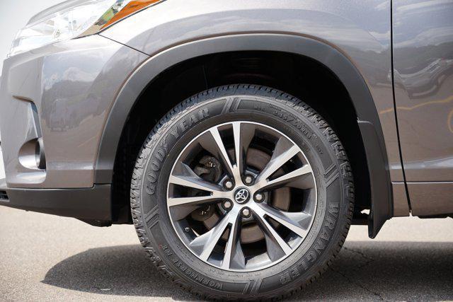 used 2018 Toyota Highlander car, priced at $17,797