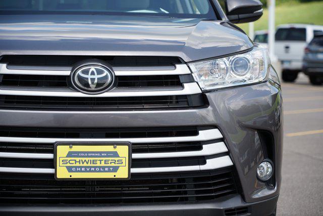 used 2018 Toyota Highlander car, priced at $17,797