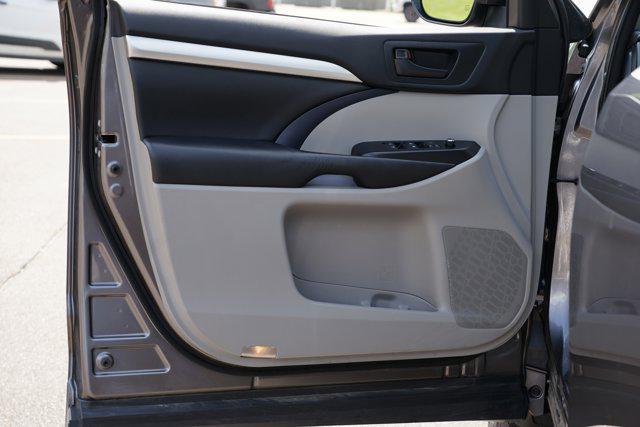 used 2018 Toyota Highlander car, priced at $17,797