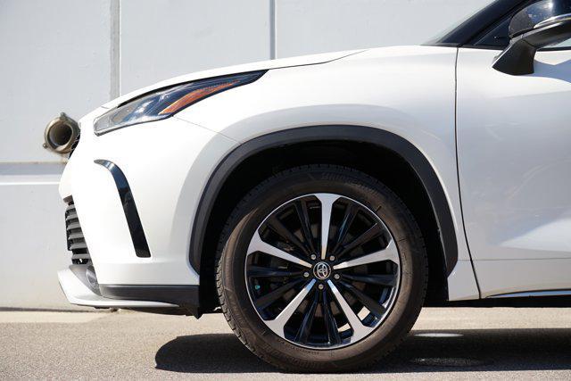 used 2021 Toyota Highlander car, priced at $35,990