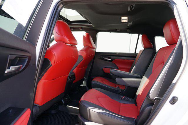 used 2021 Toyota Highlander car, priced at $35,990