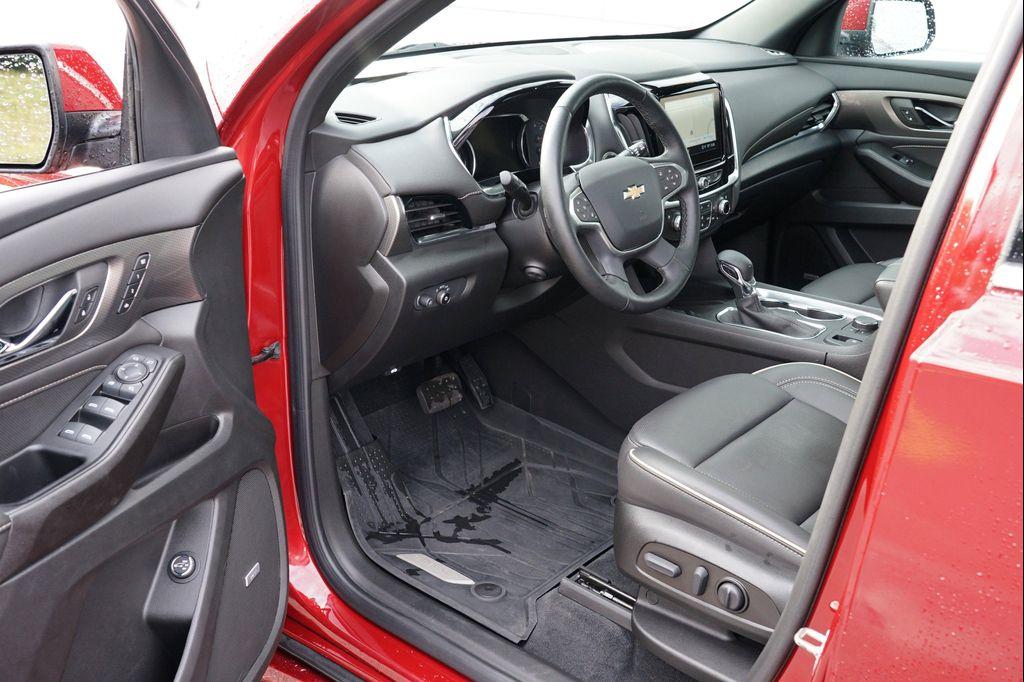 used 2023 Chevrolet Traverse car, priced at $39,403
