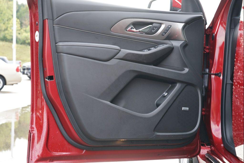 used 2023 Chevrolet Traverse car, priced at $39,403