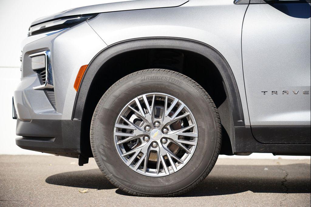 used 2025 Chevrolet Traverse car, priced at $38,233