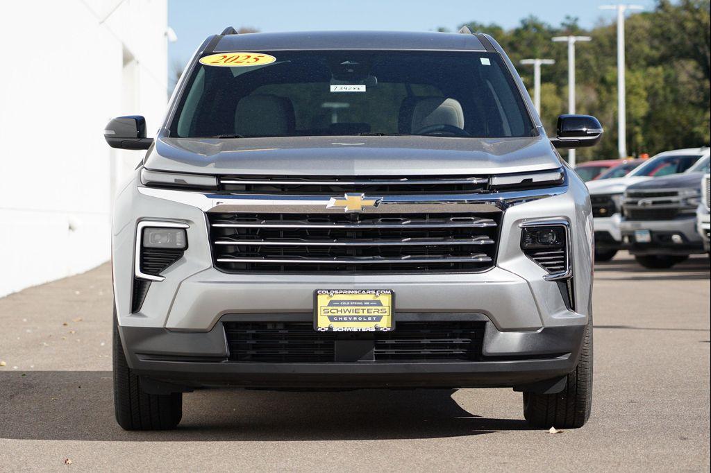 used 2025 Chevrolet Traverse car, priced at $38,233