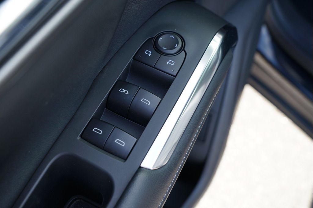 used 2025 Chevrolet Traverse car, priced at $36,860