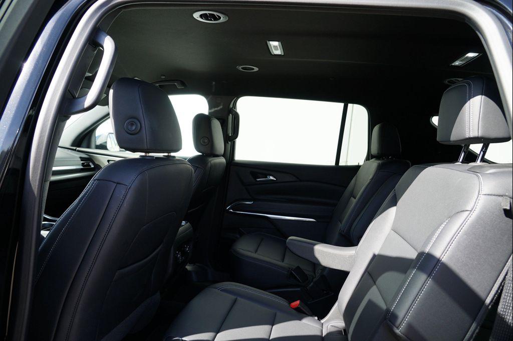 used 2025 Chevrolet Traverse car, priced at $36,860