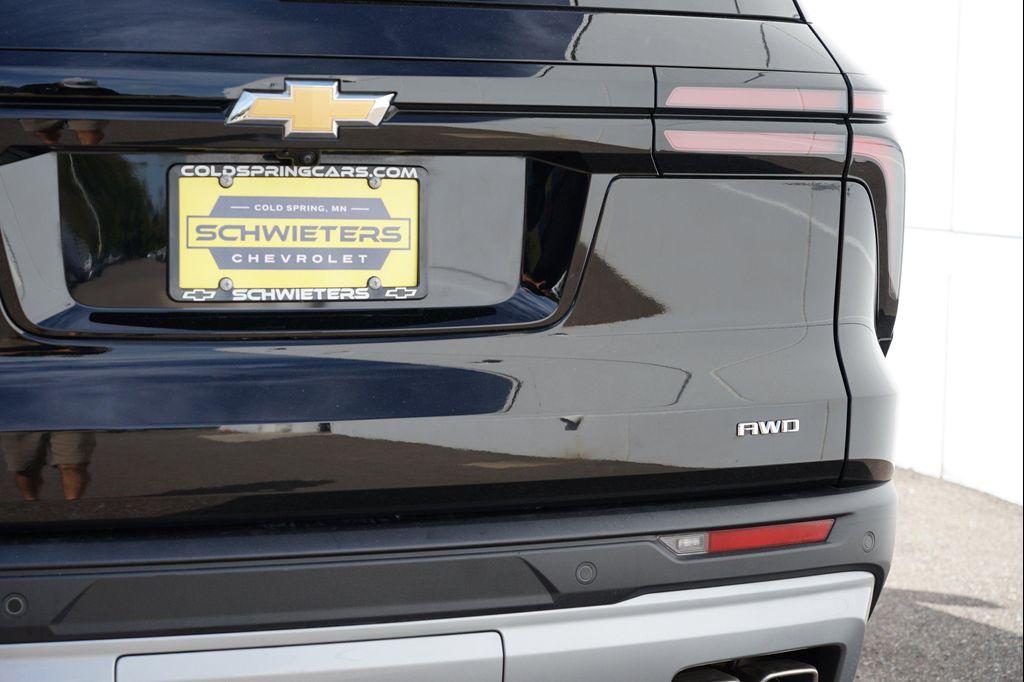 used 2025 Chevrolet Traverse car, priced at $36,860