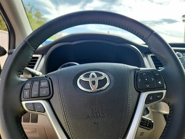 used 2019 Toyota Highlander car, priced at $25,497