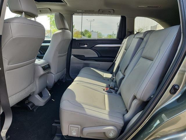 used 2019 Toyota Highlander car, priced at $25,497