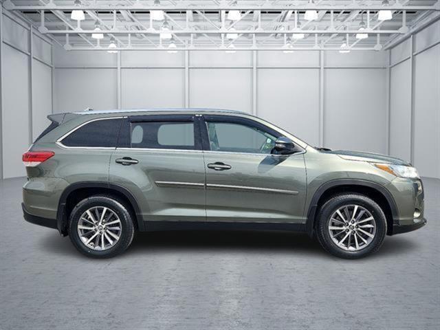 used 2019 Toyota Highlander car, priced at $25,497