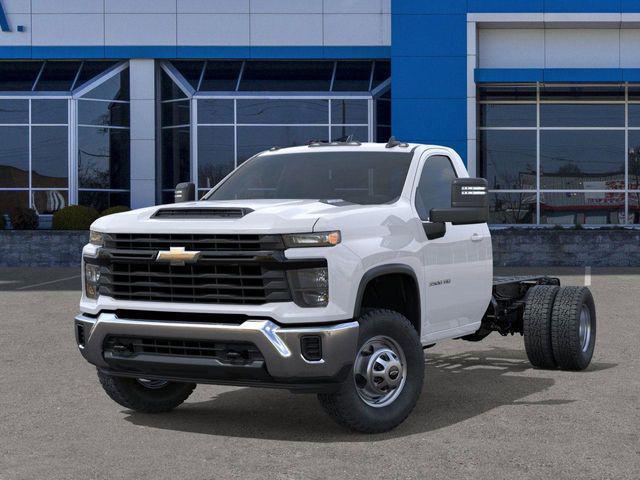 new 2025 Chevrolet Silverado 3500 car, priced at $49,778