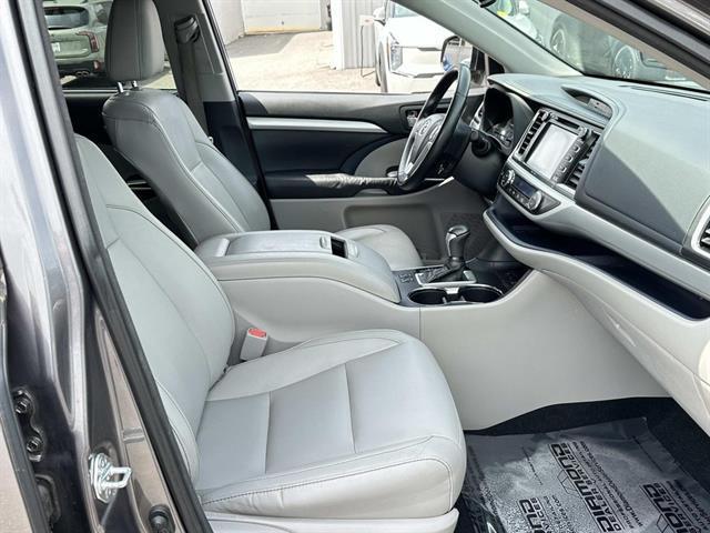 used 2015 Toyota Highlander car, priced at $18,497