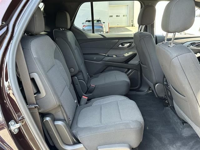 used 2022 Chevrolet Traverse car, priced at $27,497
