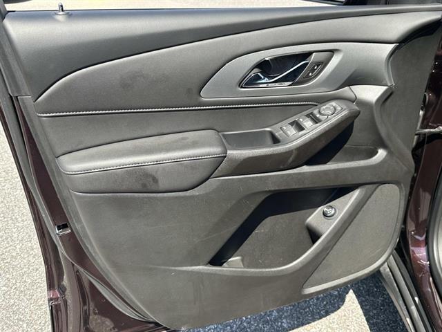used 2022 Chevrolet Traverse car, priced at $27,497