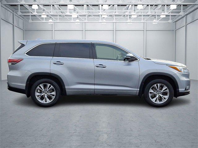 used 2016 Toyota Highlander car, priced at $16,497