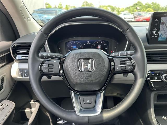 used 2023 Honda Pilot car, priced at $45,997