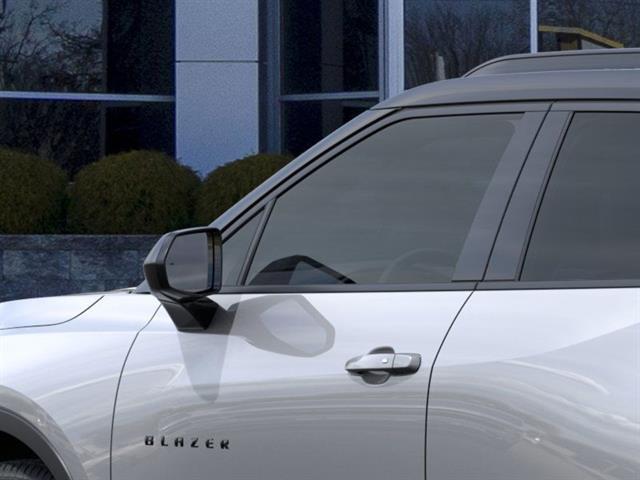 new 2025 Chevrolet Blazer car, priced at $38,605