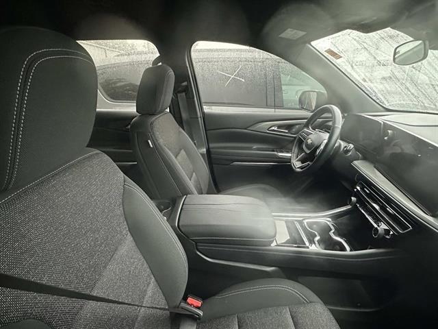 used 2024 Chevrolet Traverse car, priced at $37,997