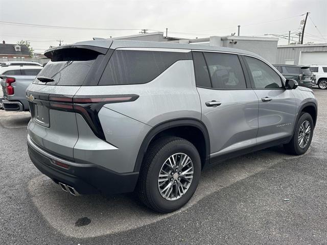used 2024 Chevrolet Traverse car, priced at $37,997