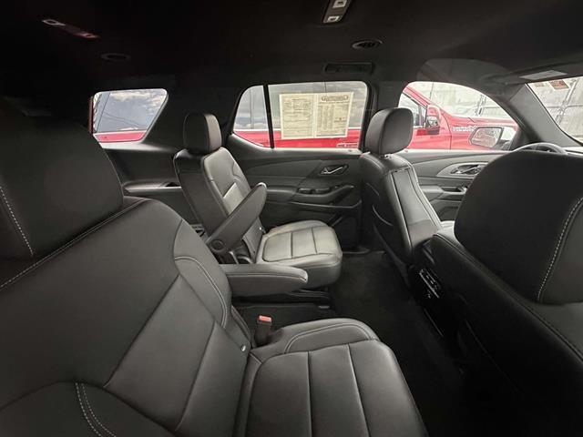 used 2023 Chevrolet Traverse car, priced at $32,497