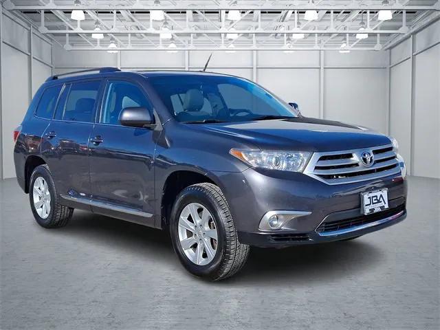 used 2013 Toyota Highlander car, priced at $13,997