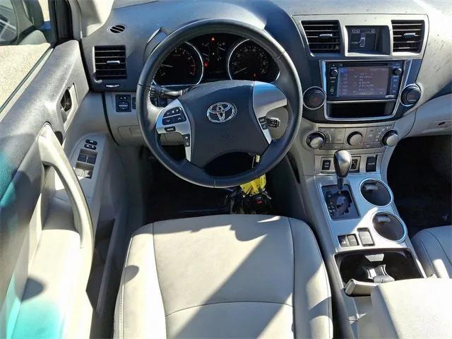 used 2013 Toyota Highlander car, priced at $13,497