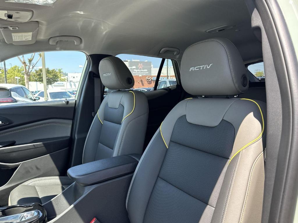 new 2025 Chevrolet Trax car, priced at $26,140