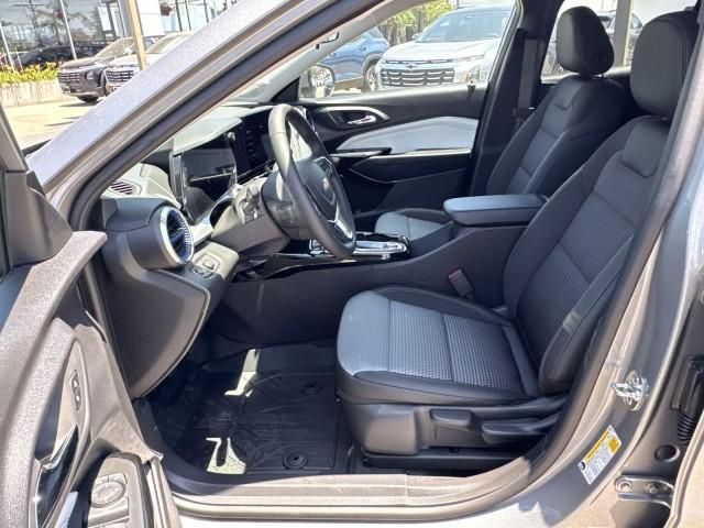 new 2025 Chevrolet Trax car, priced at $25,110