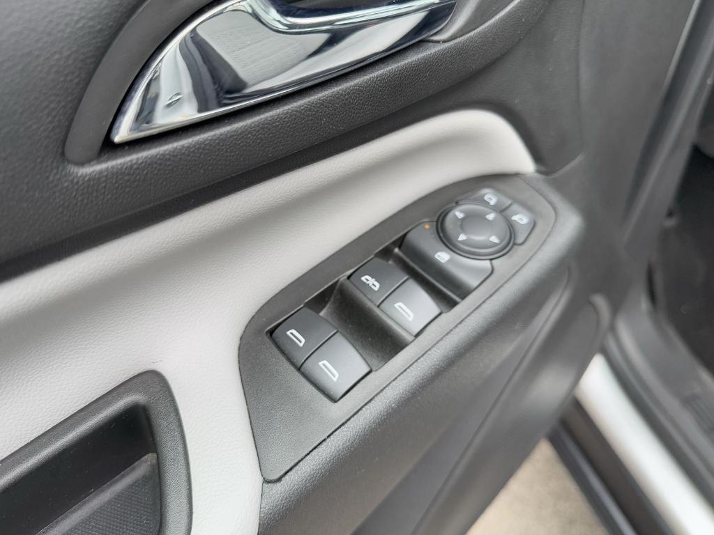 used 2022 Chevrolet Equinox car, priced at $20,932