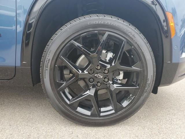 new 2025 Chevrolet Traverse car