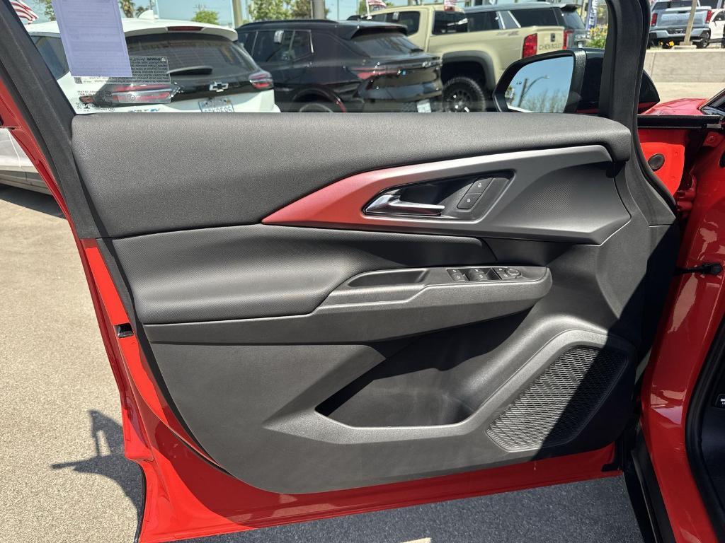 new 2025 Chevrolet Equinox EV car, priced at $44,590