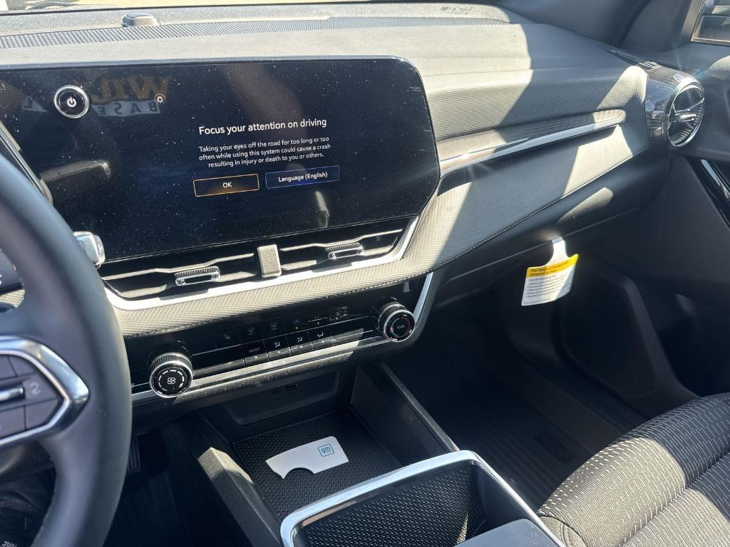 new 2026 Chevrolet Equinox car, priced at $29,290