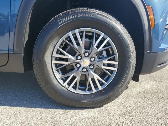 new 2026 Chevrolet Traverse car, priced at $43,915