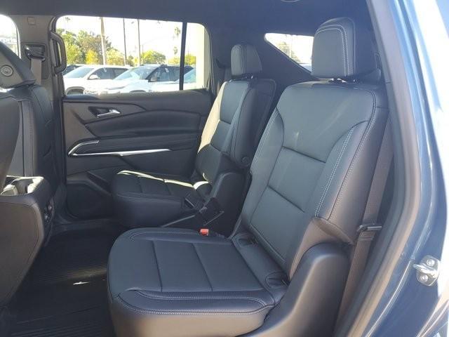 new 2026 Chevrolet Traverse car, priced at $43,915