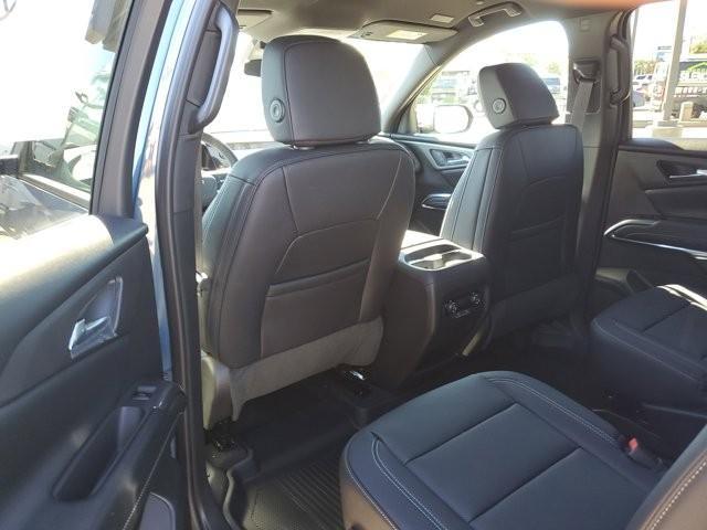 new 2026 Chevrolet Traverse car, priced at $43,915