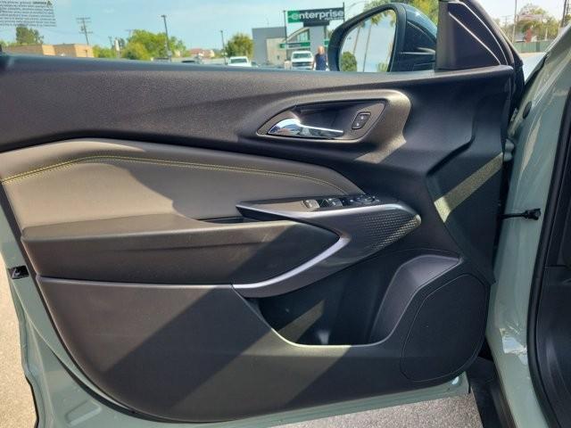 new 2025 Chevrolet Trax car, priced at $27,989