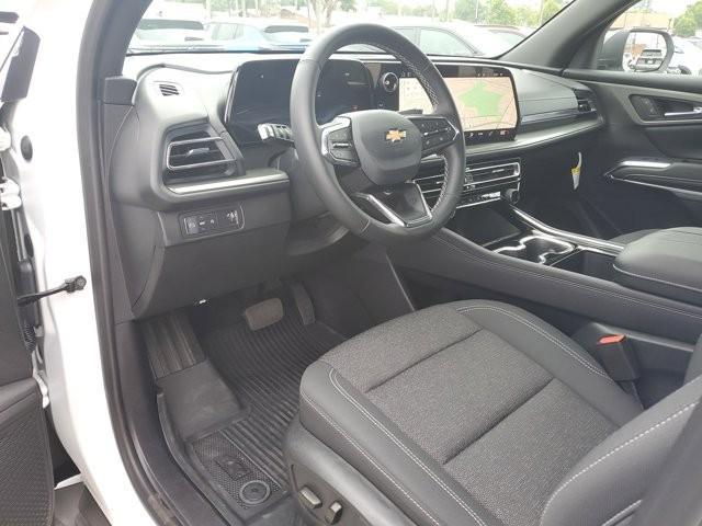 used 2025 Chevrolet Traverse car, priced at $41,594