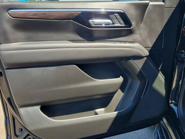 new 2025 Chevrolet Suburban car, priced at $66,385