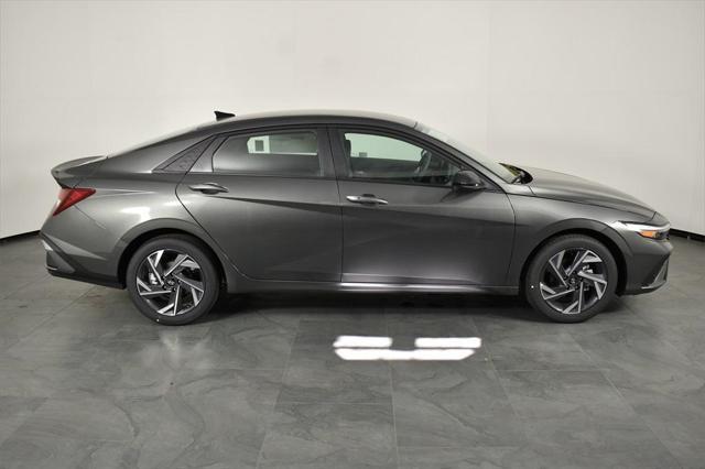 new 2025 Hyundai Elantra car, priced at $23,028