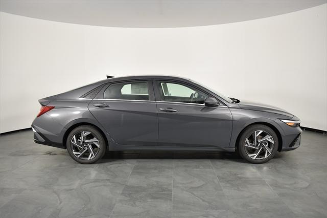 new 2024 Hyundai Elantra car, priced at $24,554