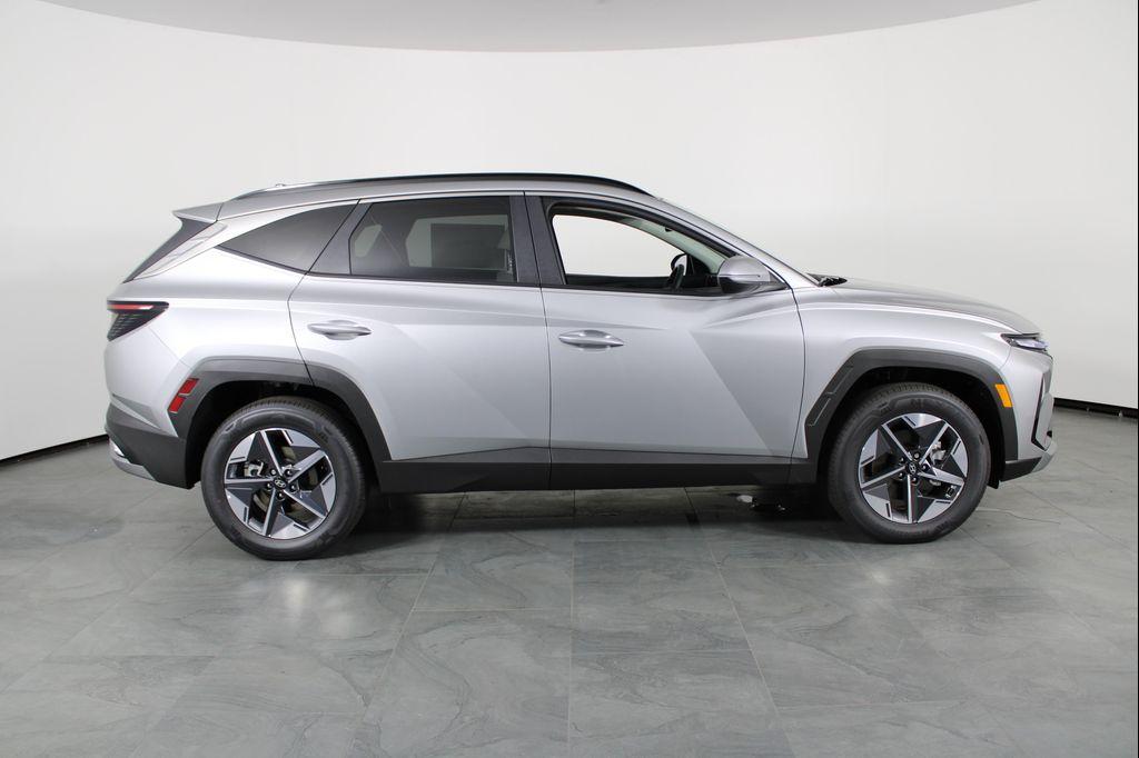 new 2025 Hyundai TUCSON Hybrid car, priced at $32,609