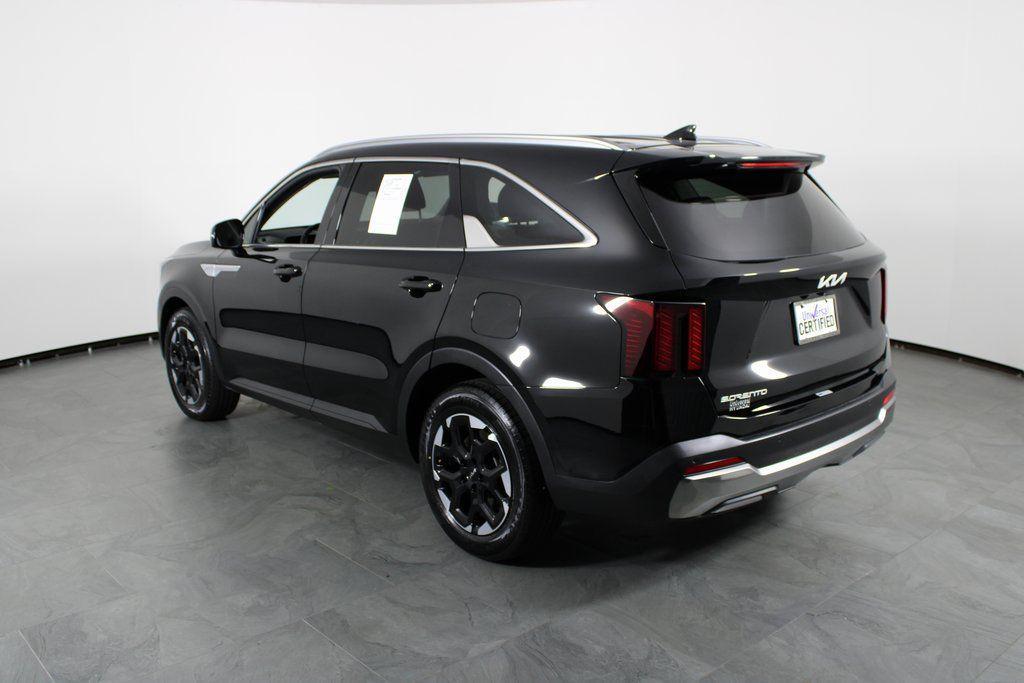 used 2024 Kia Sorento car, priced at $25,145