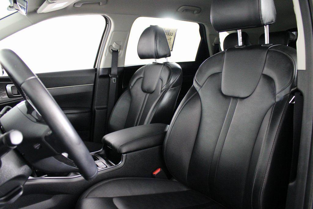 used 2024 Kia Sorento car, priced at $25,145